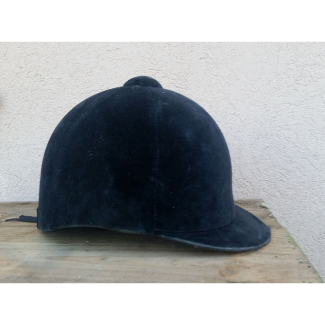 Bombe en velour noir