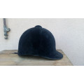 Bombe en velour noir
