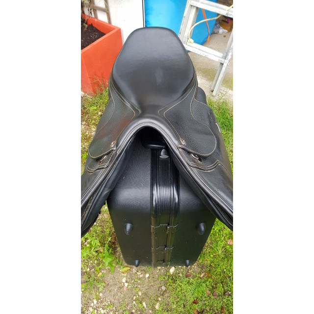 Selle en cuir noir