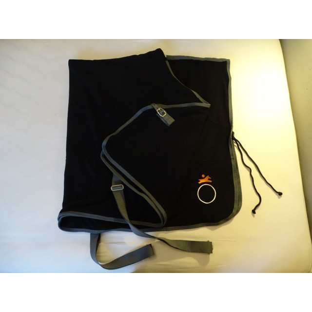 Couverture en polaire noire