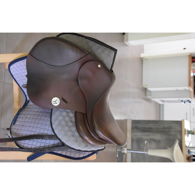 A vendre Selle Meyer  CSO 16,5" très bon état