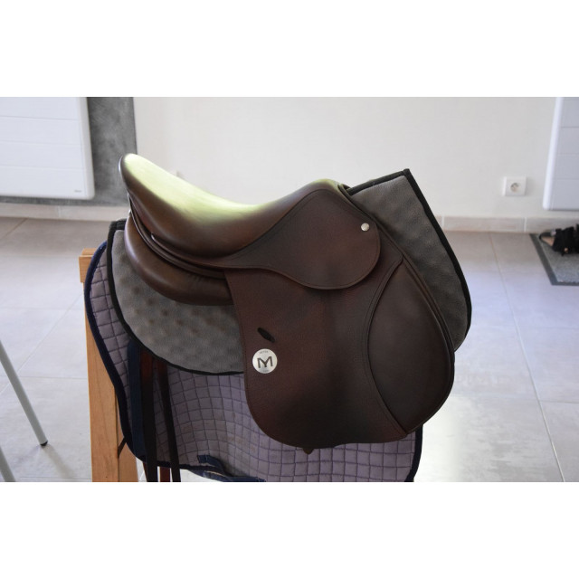 A vendre Selle Meyer  CSO 16,5" très bon état