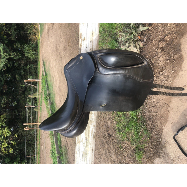 Selle dressage Fleur de Lys