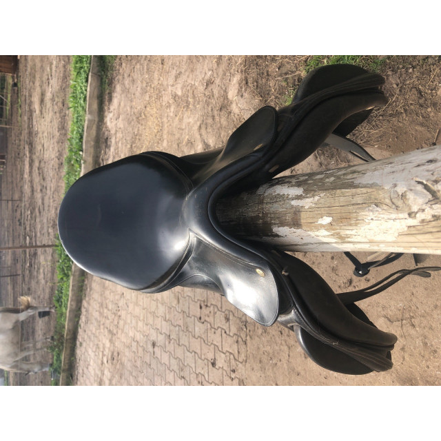 Selle dressage Fleur de Lys