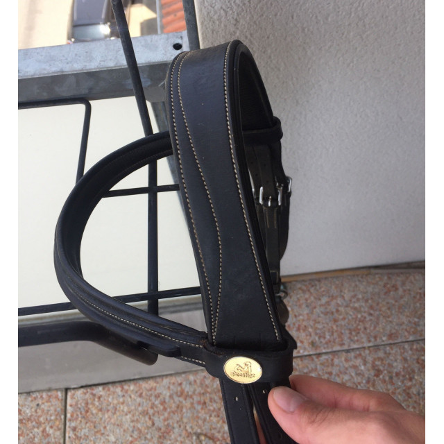 Filet Prestige en cuir noir muserolle croisée surpiquée
