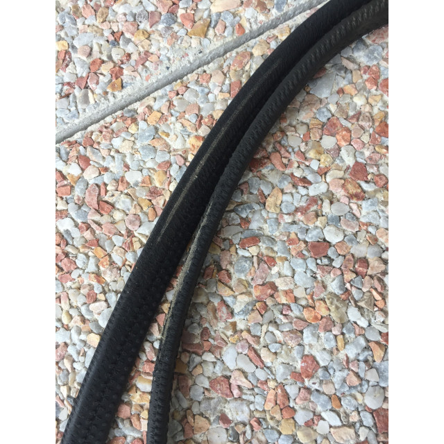 Filet Prestige en cuir noir muserolle croisée surpiquée