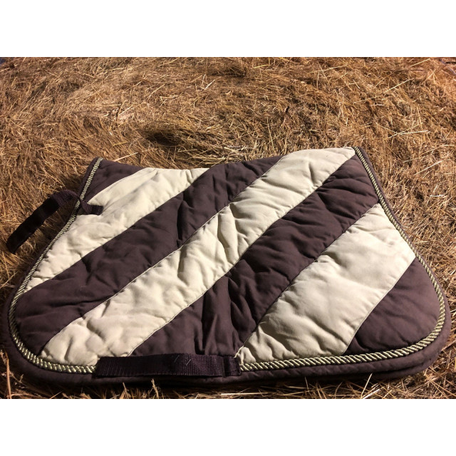 Tapis équitheme marron vert d’eau