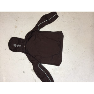 Manteau marron et bleu