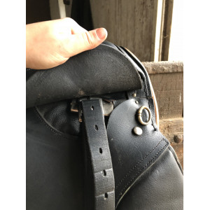 `selle d'obstacle en cuir