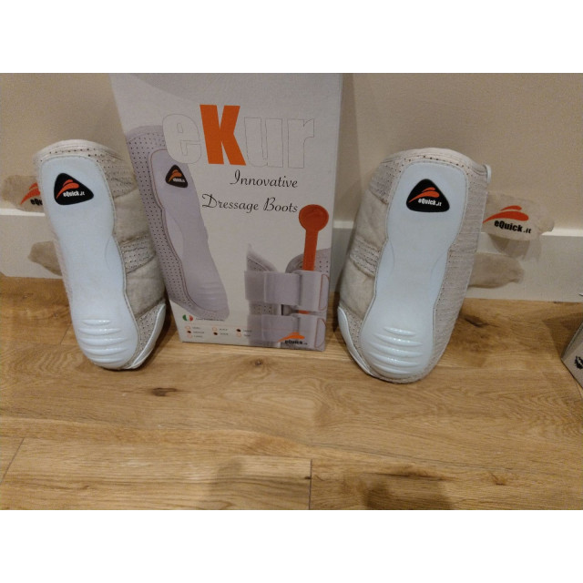 Protections de dressage blanches