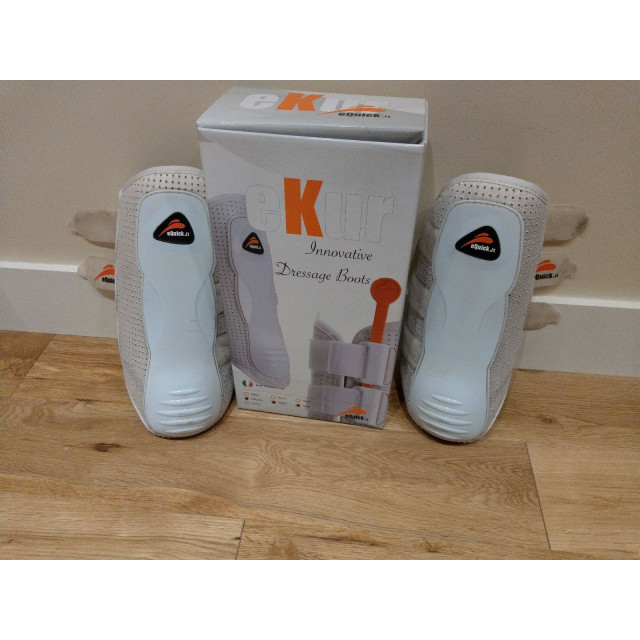 Protections de dressage blanches