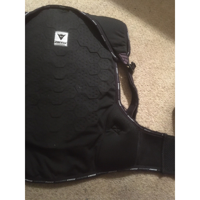 protection dorsale noire Dainese taille S