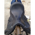 Selle de dressage AGM très bon état