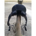 Selle de dressage AGM très bon état