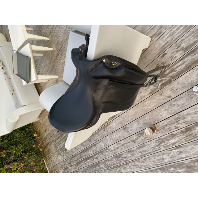 SELLE DEVOUCOUX DRESSAGE MENDIA
