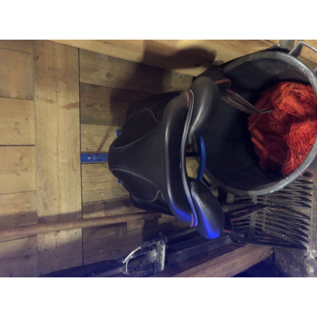 Vend selle Devoucoux neuve !