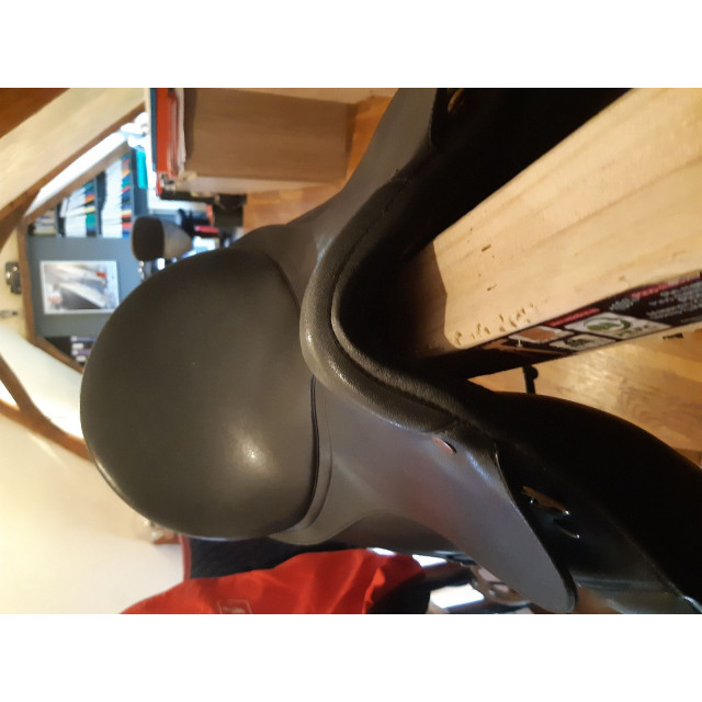 Selle de dressage WINTEC