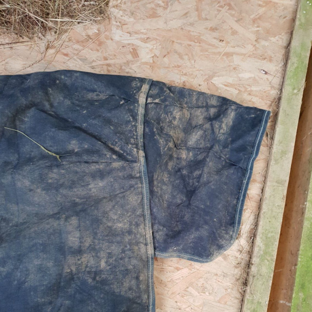 Couverture Combo Avalanche Horze 1200D - 350g - taille 145 - trés bon état