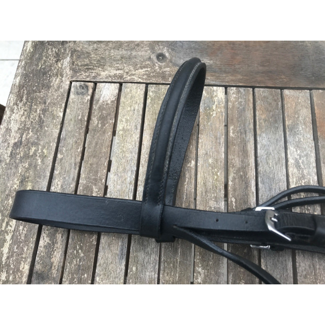 Filet en cuir noir cheval