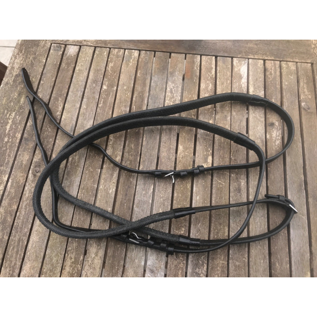 Filet en cuir noir cheval