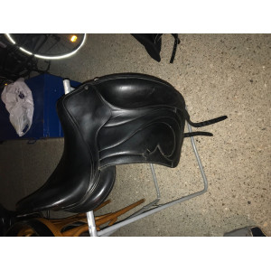 Selle dressage Antares cadence 17,5