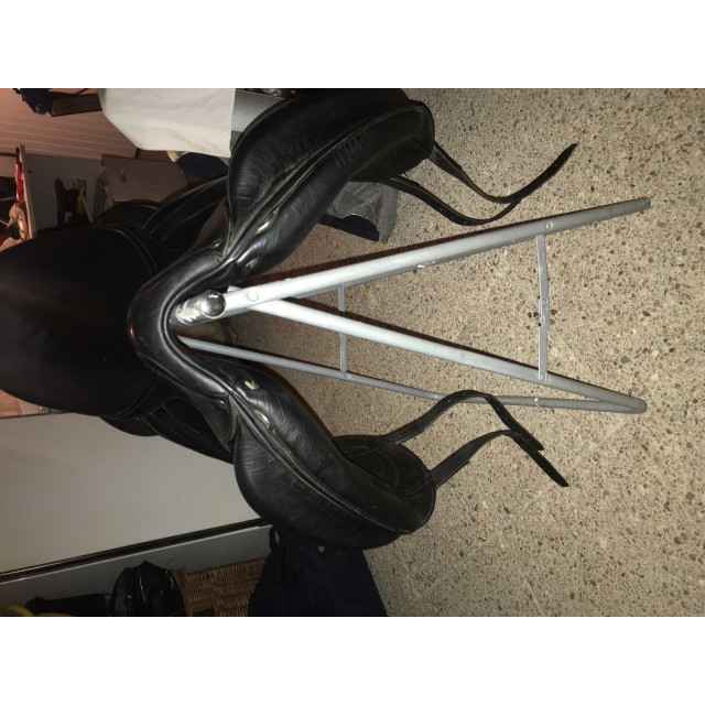 Selle dressage Antares cadence 17,5