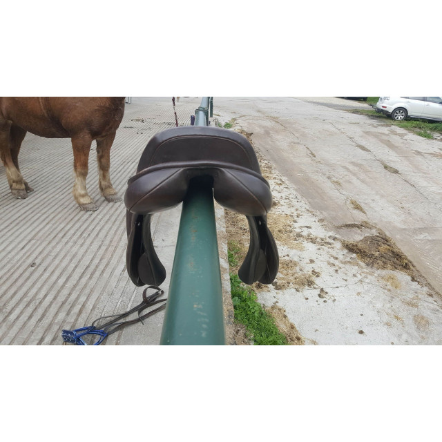 Selle havane cuir 17'5