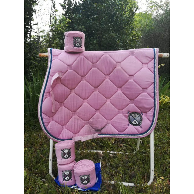 Ensemble tapis et bandes rose pâle