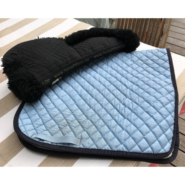 Tapis bleu ciel// fouganza