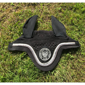 Bonnet noir cheval