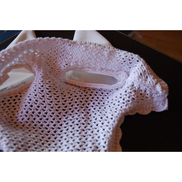 Bonnet blanc et strass taille cheval