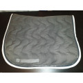 Tapis paddock gris