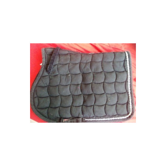 Tapis noir équithème