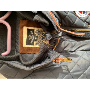 Blouson bleu avec finition marron