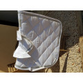 Tapis dressage blanc et bonnet