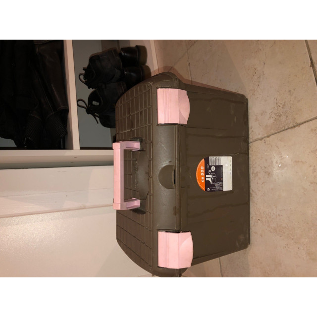 boîte de rangement avec brosse et peigne