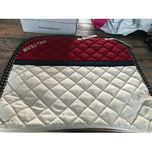 Tapis blanc rouge et bleu