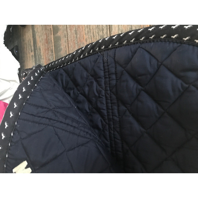 Tapis blanc rouge et bleu