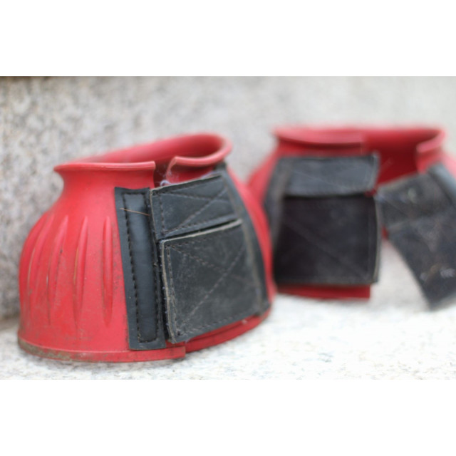 CLOCHES