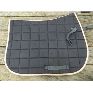 Tapis gris liseret rose