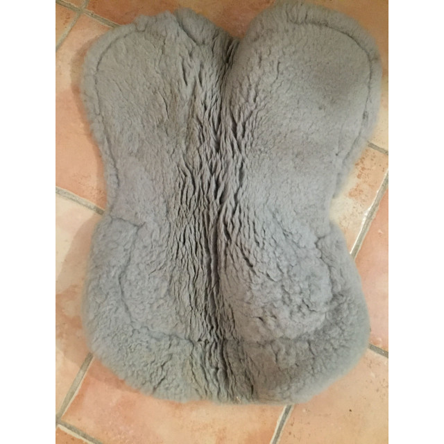 Protège dos mouton gris BARTL