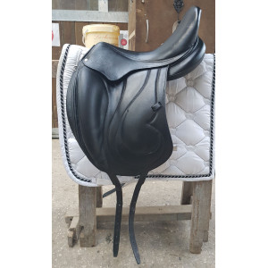Selle dressage Antarès Cadence 17.5"