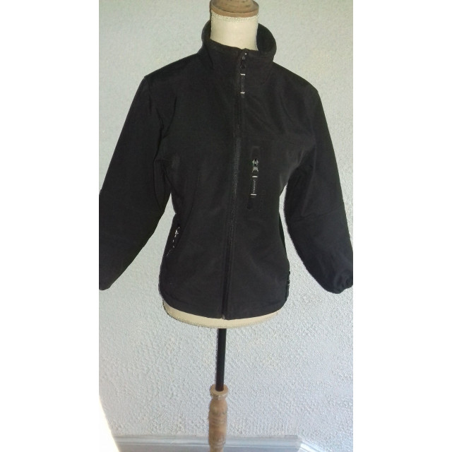 Veste noire avec des haflingers en 10 ans