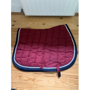 tapis bordeaux / bleu marine