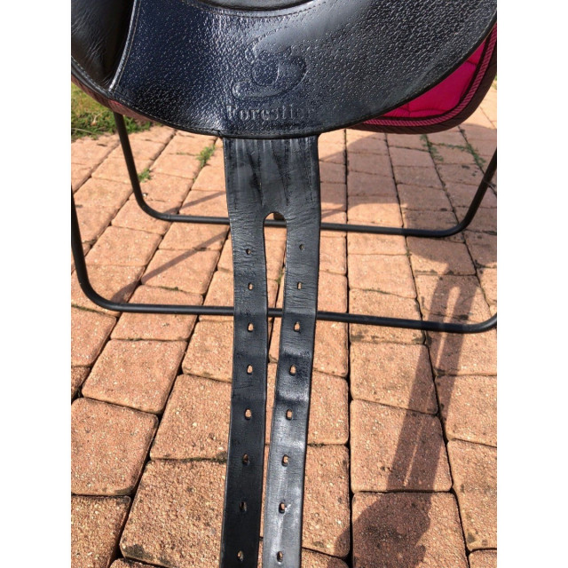 Selle dressage Forestier 17 pouces