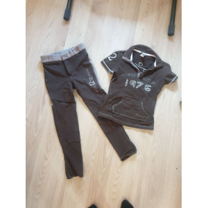 Lot pantalon et tee shirt