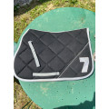 tapis noir poney +  bonnet offert