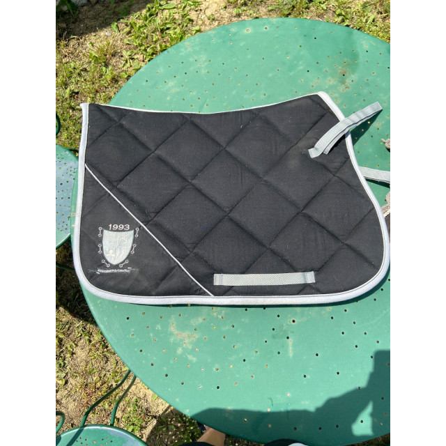 tapis noir poney +  bonnet offert