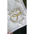 Tapis blanc dressage macel