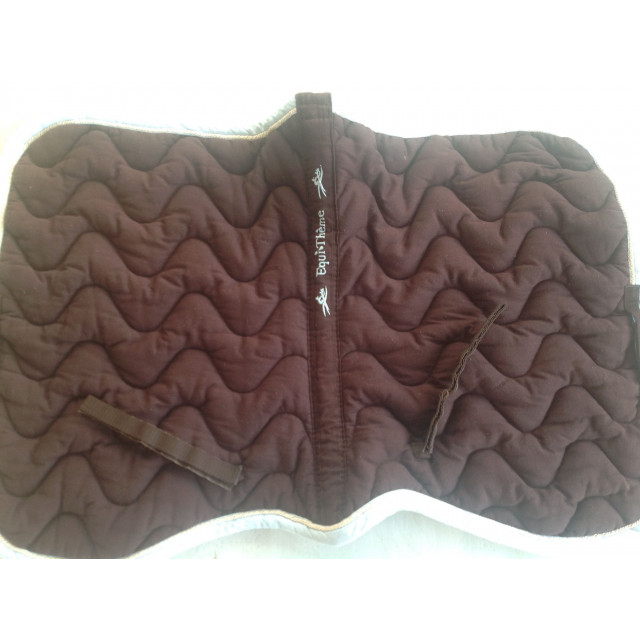 Tapis marron et bleu ciel